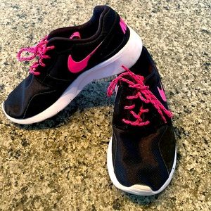 NIKE black & pink